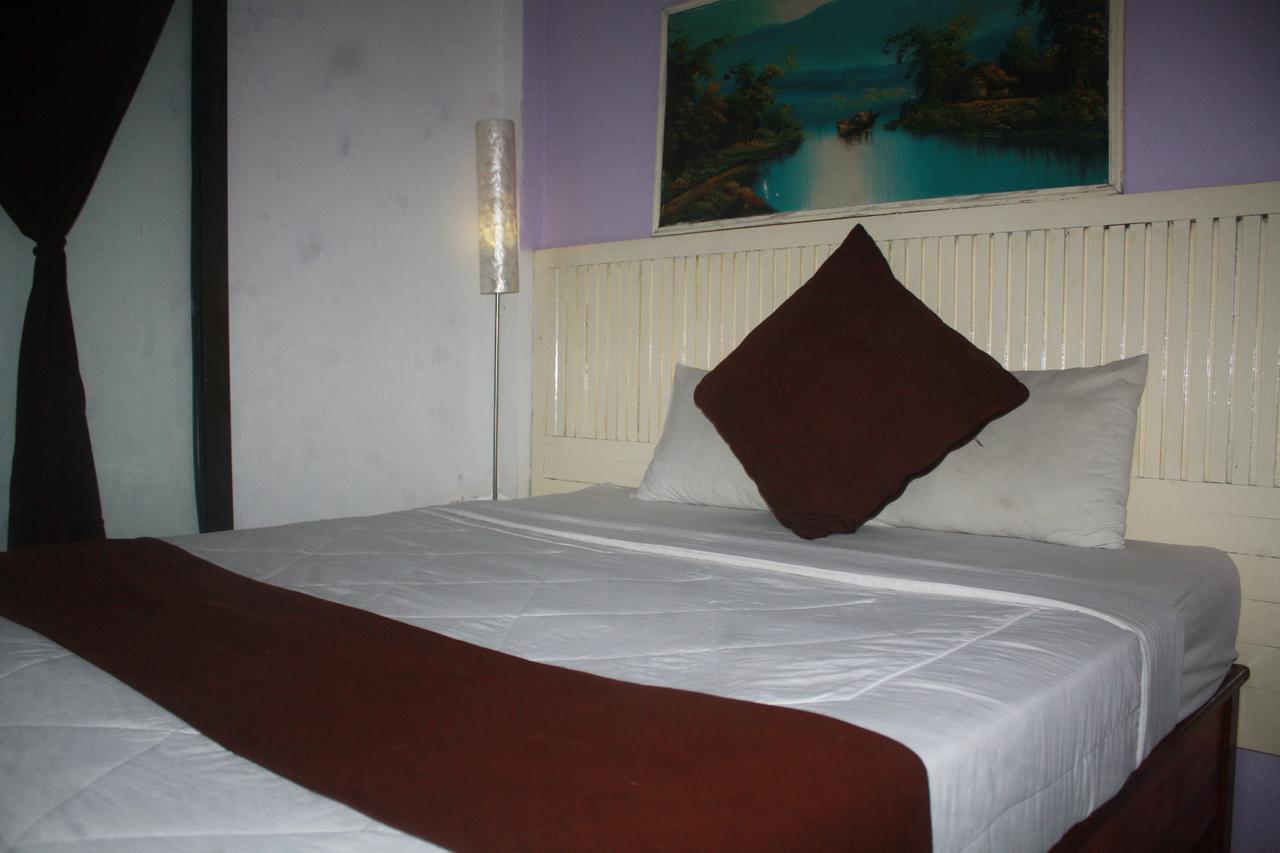 Gusti Homestay Kerobokan Exterior foto